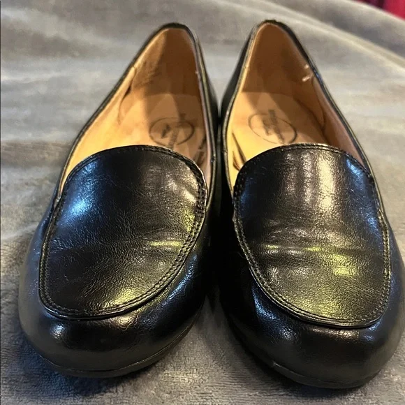 Naturalizer Black Leather Loafers - Picture 7 of 7